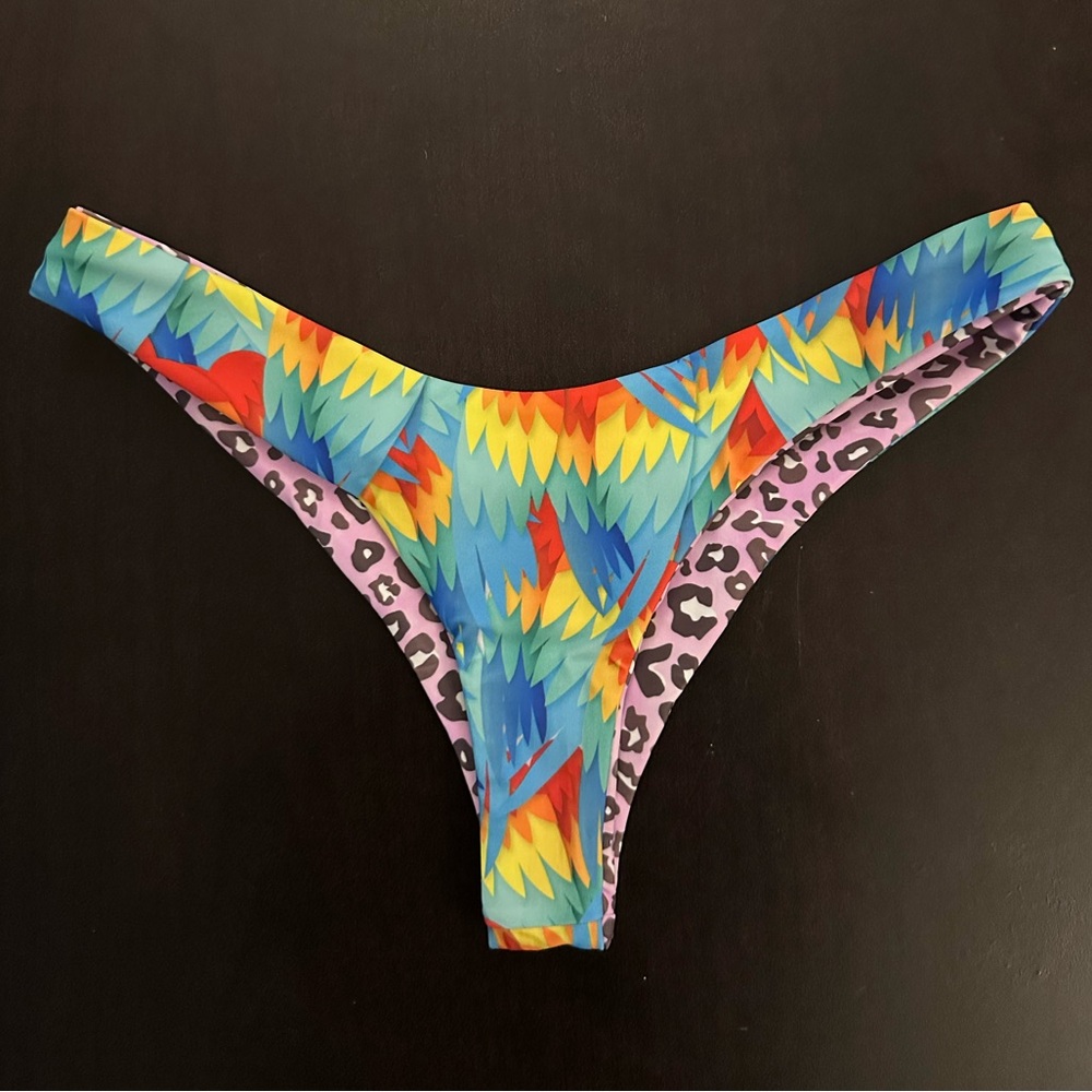 Moana Bikini Penny Parrot Vee Bottom